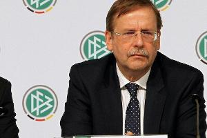 Koch verteidigt Grundlagenvertrag