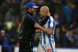 Für "gutes Spiel" gegen ManUnited: Junger Fan schickt Huddersfield-Profi Geld