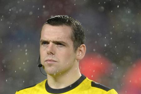 Unterhaus-Abgeordneter gibt WM-Traum als Schiri-Assistent auf