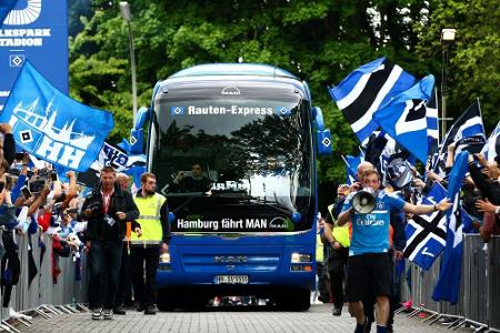 HSV-Bus mit Wunschkennzeichen: HH - SV 1887