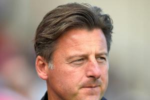 Runjaic unterschreibt in Polen