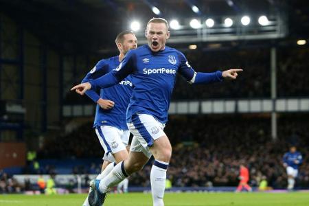 Tor aus 53 Metern: Rooney macht's wie Augenthaler