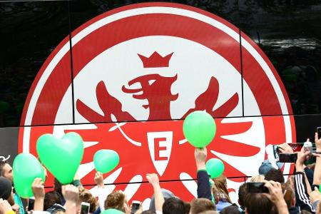 Eintracht Frankfurt und Deutsche Bank besiegeln Partnerschaft
