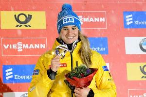 Rodeln: Deutscher Dreifachsieg zum Saisonauftakt - Geisenberger vorne