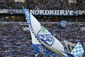 2000 Fans beim Schalker Abschlusstraining vor dem Revierderby