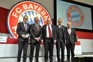 Hoeneß: "Zwischen mich und Rummenigge passt kein Blatt Papier"