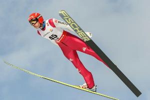 Kombination: Rydzek Achter nach dem Springen, Frenzel weit zurück