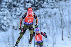 Biathlon: Deutsche Mixed-Staffel auf Rang drei