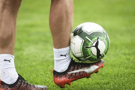 Verbands-Entscheidung: Porno-Sternchen muss runter von der Brust