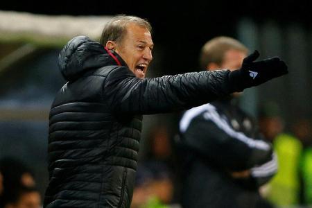 Deportivo Alaves trennt sich von Trainer De Biasi