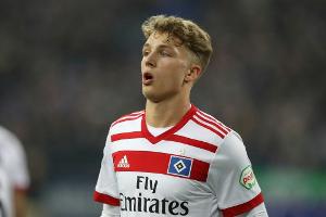 Erster Auswärtspunkt seit drei Monaten: HSV hält Freiburg auf Distanz