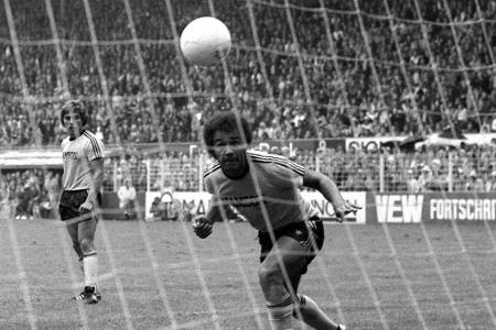 Für Preußen Münster, den MSV Duisburg, Offenbach, Hertha BSC, Borussia Dortmund, Werder Bremen und den VfL Osnabrück stand E...