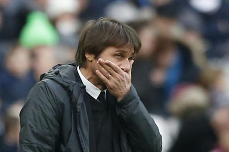 Chelsea verliert im Derby bei West Ham - Huddersfield siegt