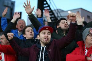 "Beschissenes" Spiel: Sunderland-Fan verrichtet Geschäft auf der Tribüne