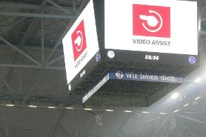 Schiedsrichter-Chef Fröhlich will Videobeweis nochmals prüfen