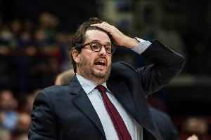 Bamberger "Seuchensaison": Auch Trainer Trinchieri muss unters Messer