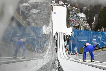 Freitags Tournee-Traum nach Sturz beendet - Stoch siegt, Wellinger Dritter