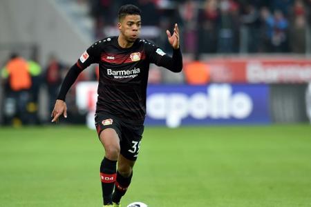 Henrichs schenkt seiner Mutter ein Auto: 