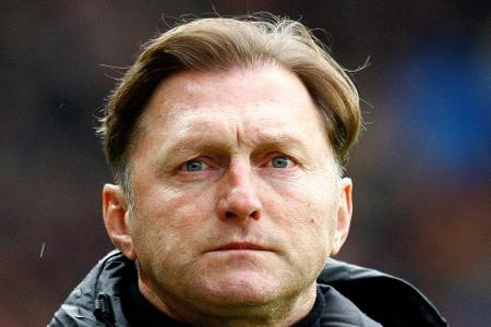 Hasenhüttl pocht nicht auf Halstenberg-Ersatz: 