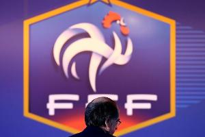 Gelbe Karte für Frankreichs Fußballverband