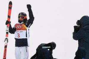 Perrine Laffont holt Gold auf der Buckelpiste