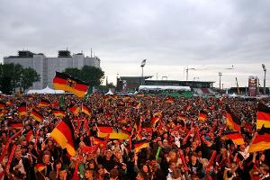 Regierung will zur Fußball-WM Public Viewing nach 22.00 Uhr erlauben