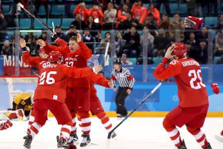 Was für ein Drama! Die russische Nationmannschaft setzt im Eishockey-Finale mit 4:3 nach Verlängerung gegen Deutschland durc...