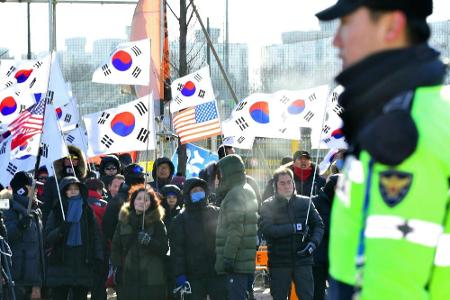 Proteste bei Olympia-Test von Koreas Eishockey-Frauen