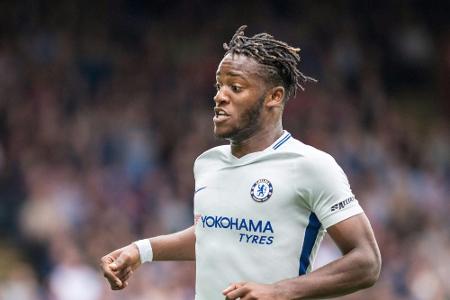 Stöger hat entschieden: Batshuayi statt Akanji