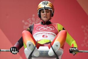 Rodeln: Geisenberger zur Halbzeit klar vor Eitberger - Hüfner auf vier