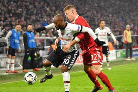 Hatte Glück, dass seine verunglückte Kopfball-Rückgabe nicht bestraft wurde (19.). Setzte offensiv viele Ausrufezeichen und ...