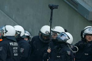 Zeit: Polizeieinsätze bei Fußballspielen beliefen sich 2016/17 auf mindestens 68 Millionen Euro