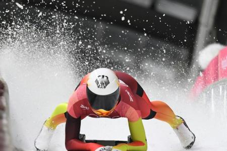 Skeleton: Lölling vor der Entscheidung Dritte