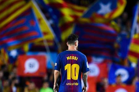 Spielt die nächste Wahnsinns-Saison und führt die Torjägerliste in Spanien an (14 Tore). 'La Pulga' wird auch in dieser Ausg...