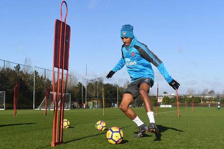 Am Mittwoch wurde der Wechsel verkündet, am Donnerstag trainiert Pierre-Emerick Aubameyang erstmals beim FC Arsenal. Wir hab...