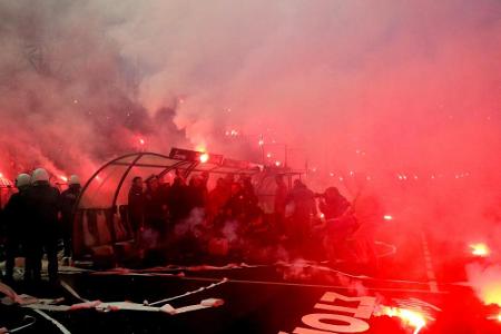 Piräus-Anhänger sorgen für erneute Ausschreitungen bei Demo