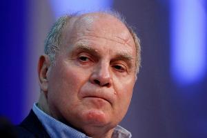 FC Bayern: Hoeneß hält sich in Trainerfrage weiterhin bedeckt