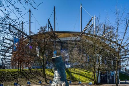 Polizei: Grabkreuze und Drohplakat am HSV-Stadion