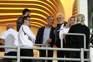 Präsident stürmt auf den Platz: Spielabbruch in Saloniki