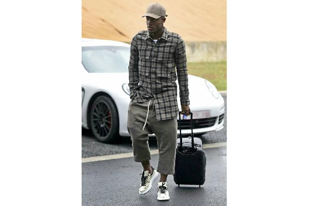 Ziemlich gechillt wirkt der Chelsea-Stürmer zur Ankunft bei der Nationalmannschaft