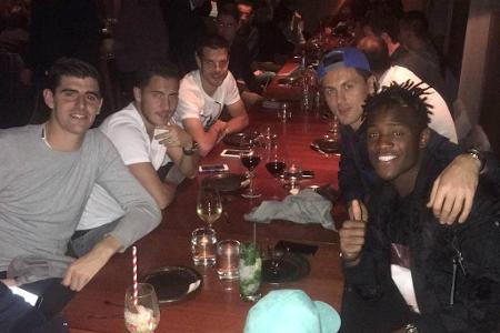 Beim FC Chelsea ist Batshuayi einer von vielen Starspielern. Besonders der belgische Block um ihn, Keeper Courtois und Mitte...