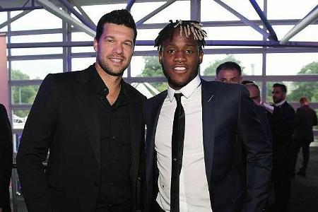 Michael Ballack (l.) ist als langjähriger Chelsea-Spieler in der englischen Hauptstadt noch immer gern gesehen.