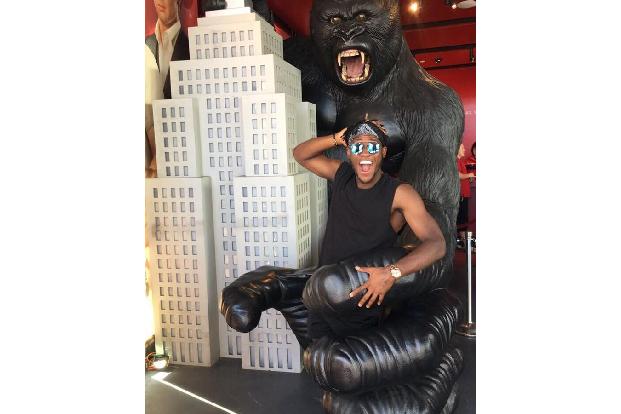 Im Sommerurlaub 2017 entsteht dieser Schnappschuss mit der tierischen Filmlegende King Kong.