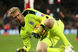 Huddersfield verpflichtet Mainz-Torwart Lössl fest