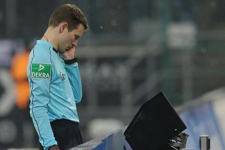 Fußball-Bundesligisten beschließen dauerhaften Videobeweis-Einsatz