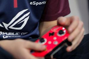 Manchester City verpflichtet FIFA-Spieler Wollin