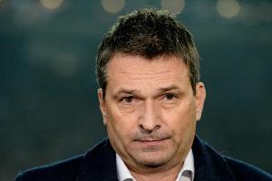 Heidel lobt Mertesacker: "Gewundert, dass es so spät kommt"