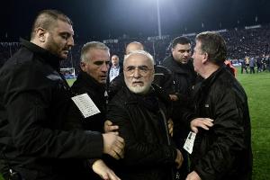 PAOK-Skandal: Drei Jahre Sperre nach Pistolen-Auftritt für Besitzer - Punktabzug und Geldstrafe für Klub