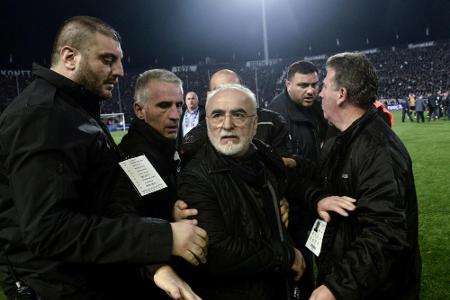 PAOK-Skandal: Drei Jahre Sperre nach Pistolen-Auftritt für Besitzer - Punktabzug und Geldstrafe für Klub