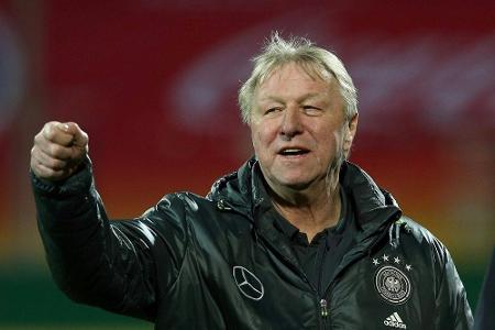 Hrubesch als Frauen-Bundestrainer 